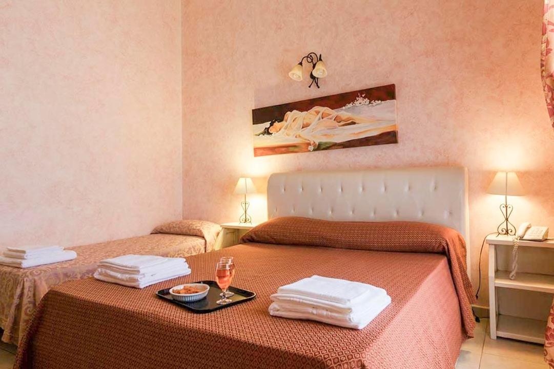 Hotel Salento Gold Beach Marina Di Pescoluse Exterior photo